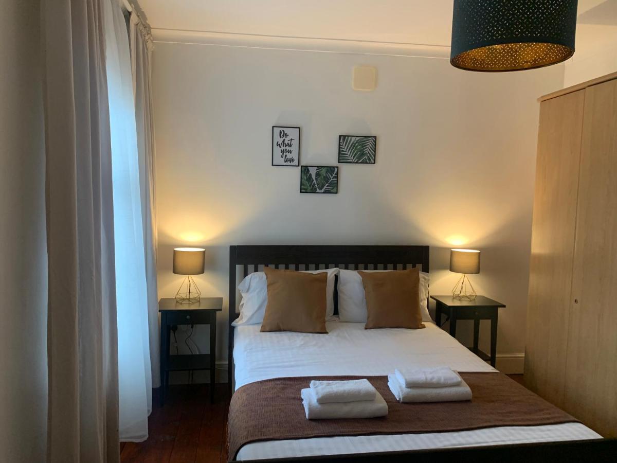 Unique 2 Bedroom Apartment In London/ Excel / Olympic City Close To Central Line Tube Station With Gated Parking Space Bagian luar foto